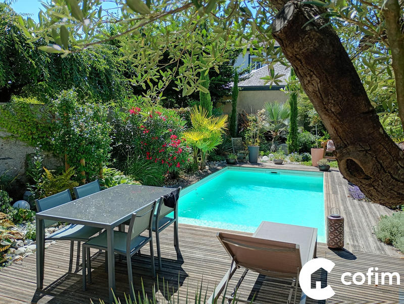 Maison - 210 m² - 8 pièces