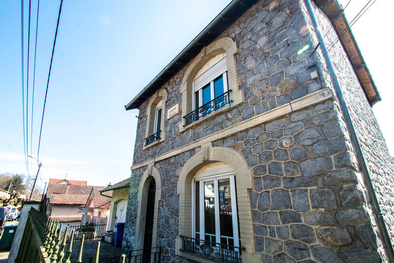 Maison - 213 m² - 7 pièces