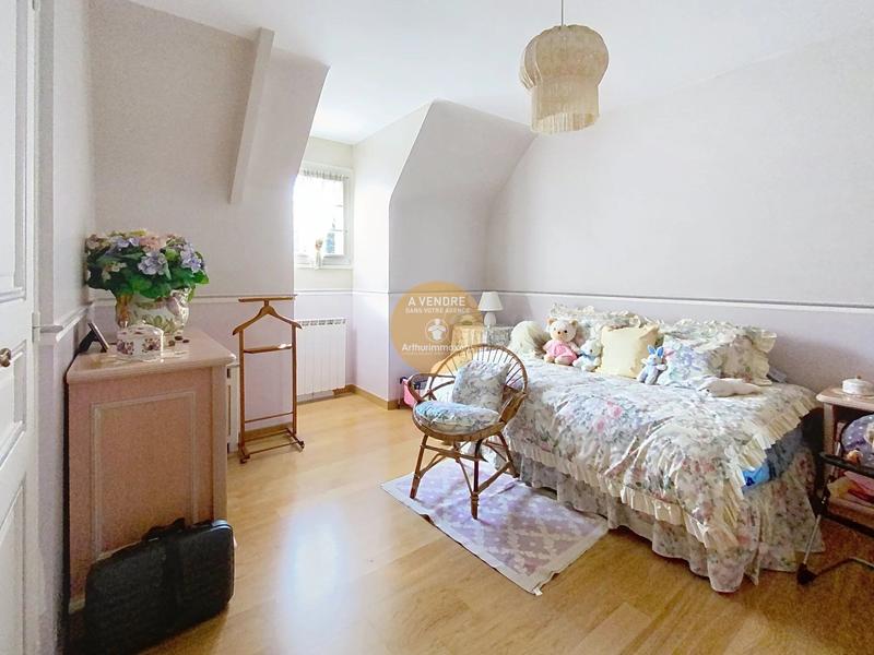 Maison - 181 m² - 7 pièces