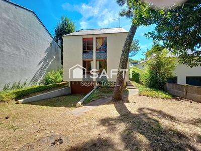 Maison - 167 m² - 8 pièces