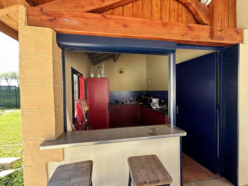 Maison traditionnelle - 260 m² - 9 pièces