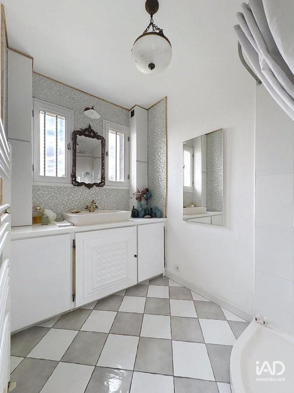 Maison - 196 m² - 7 pièces