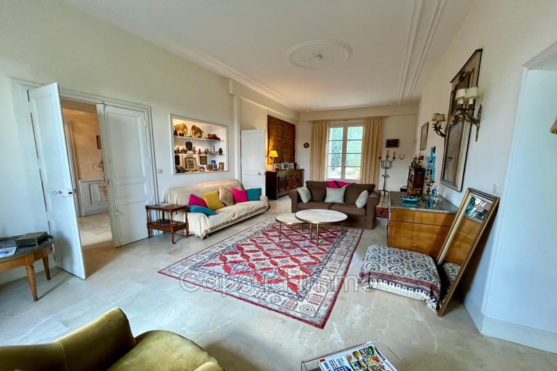 Demeure - 265 m² - 8 pièces