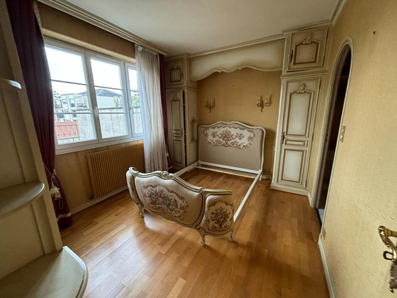 Maison - 295 m² - 12 pièces