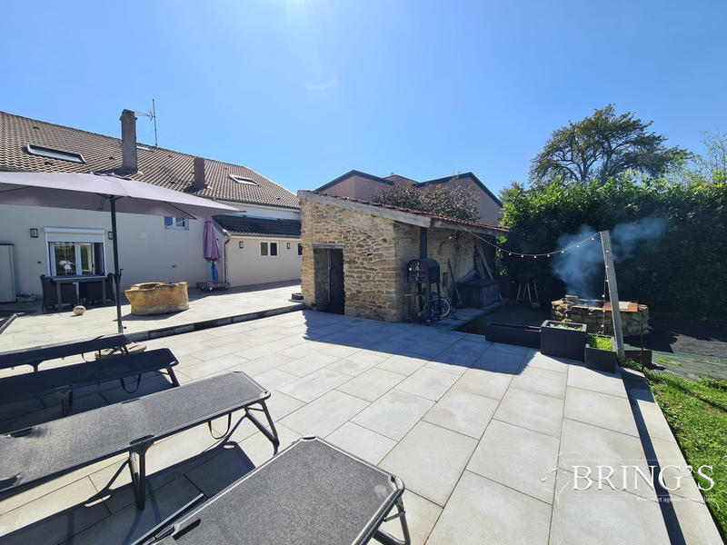 Maison - 202 m² - 8 pièces