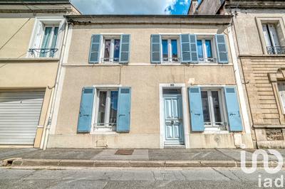 Maison - 200 m² - 8 pièces