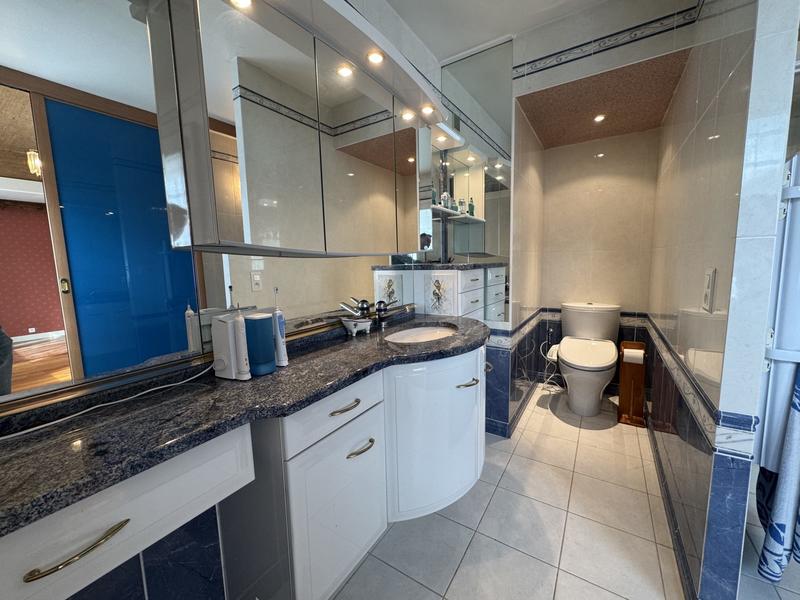 Maison contemporaine - 315 m² - 11 pièces