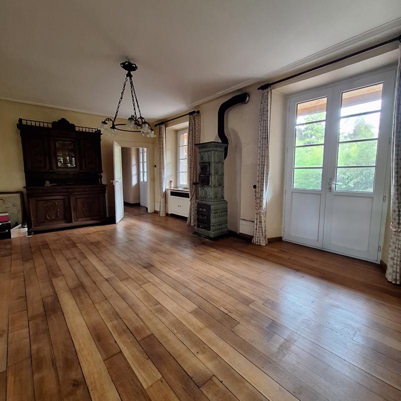 Maison - 295 m² - 9 pièces