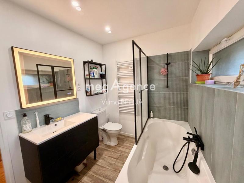 Maison - 177 m² - 7 pièces