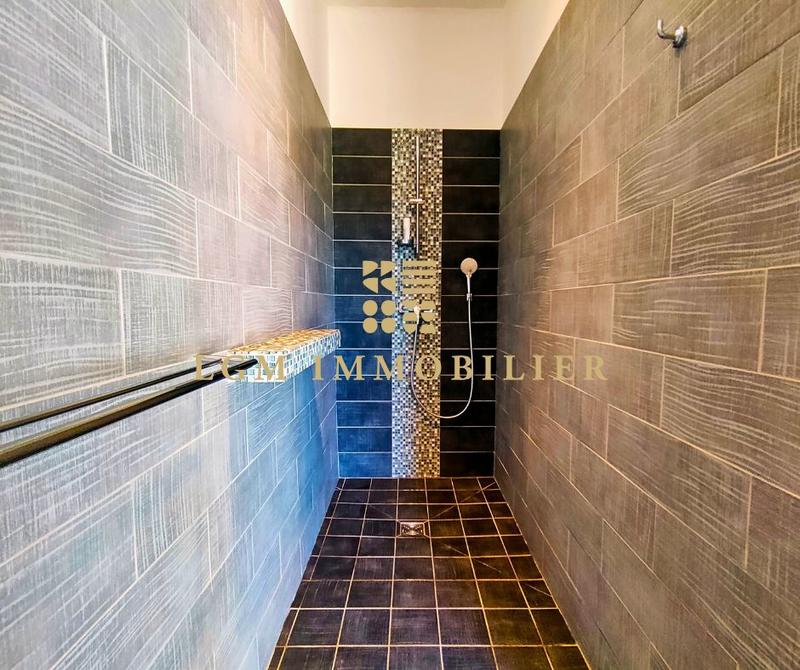 Mas - 339 m² - 6 pièces