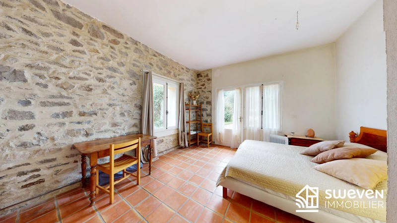 Maison - 512 m² - 12 pièces