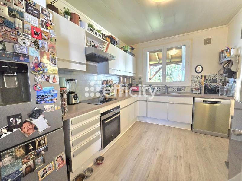 Maison - 96 m² - 6 pièces