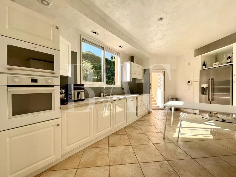 Villa - 140 m² - 5 pièces