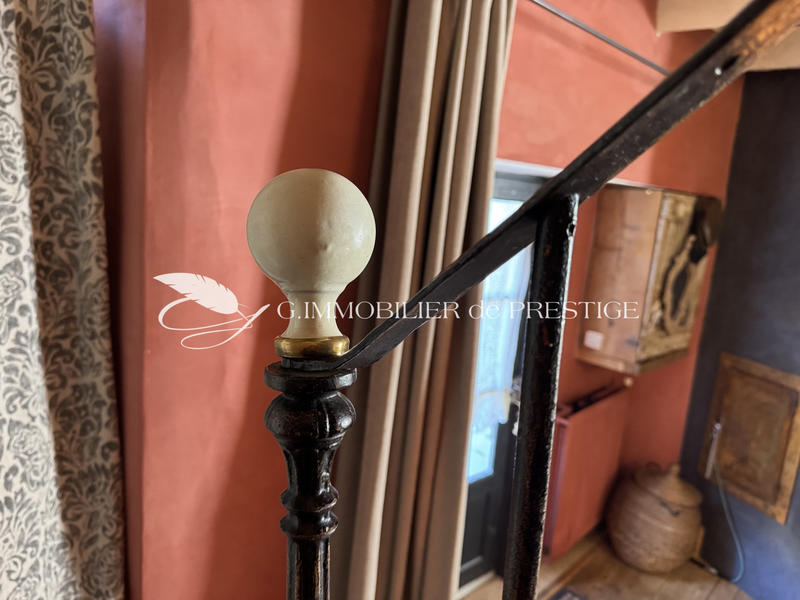 Maison de village - 300 m² - 7 pièces