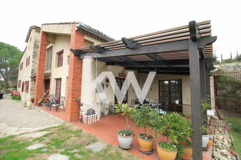 Maison - 230 m² - 6 pièces