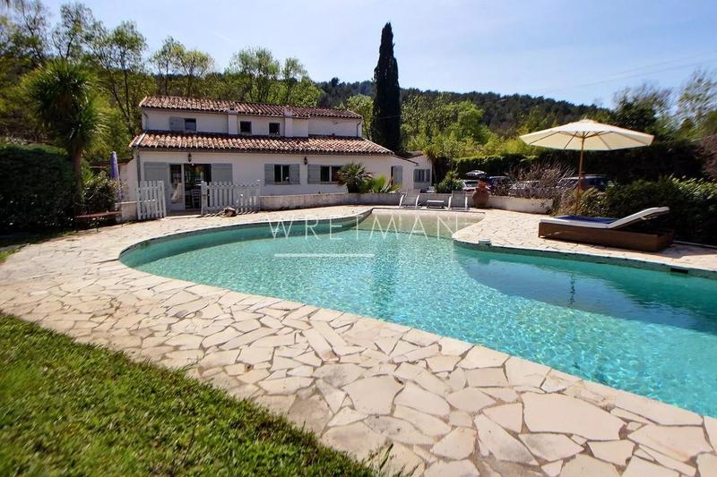 Villa - 218 m² - 7 pièces