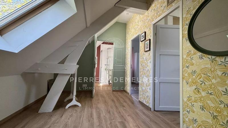 Maison - 190 m² - 8 pièces