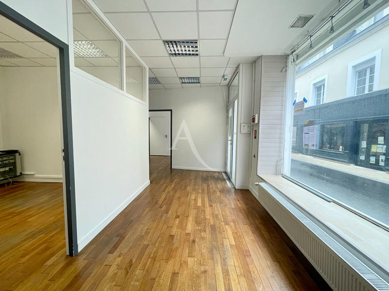 Local commercial - 98 m² - 5 pièces