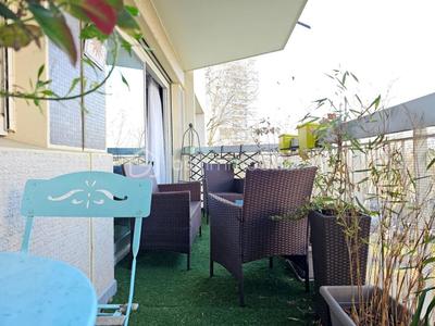 Appartement - 95 m² - 5 pièces