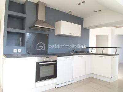 Appartement - 90 m² - 6 pièces