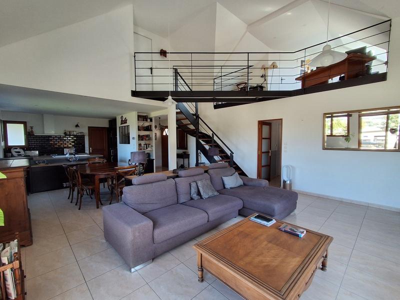 Maison - 153 m² - 7 pièces