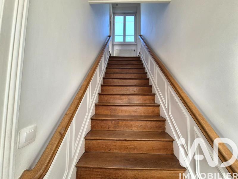 Maison - 199 m² - 7 pièces