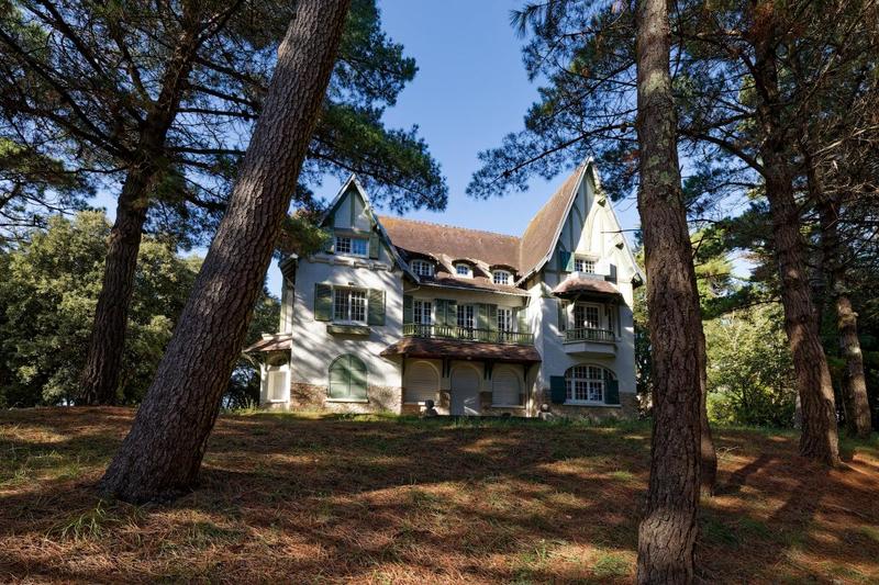 Villa - 439 m² - 12 pièces