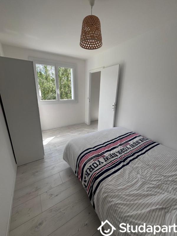 Chambre - 11 m² - 1 pièce