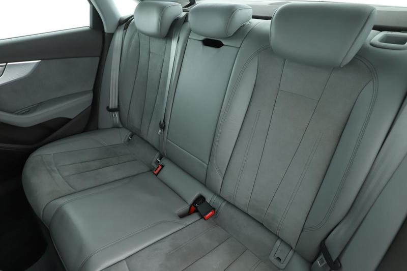 Audi A4 2.0 Tdi Ultra Design s tronic 150 ch