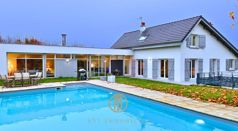 Villa - 247 m² - 7 pièces