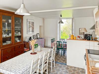 Maison - 301 m² - 11 pièces