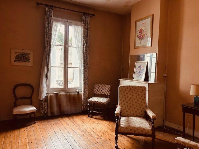 Maison ancienne - 184 m² - 8 pièces