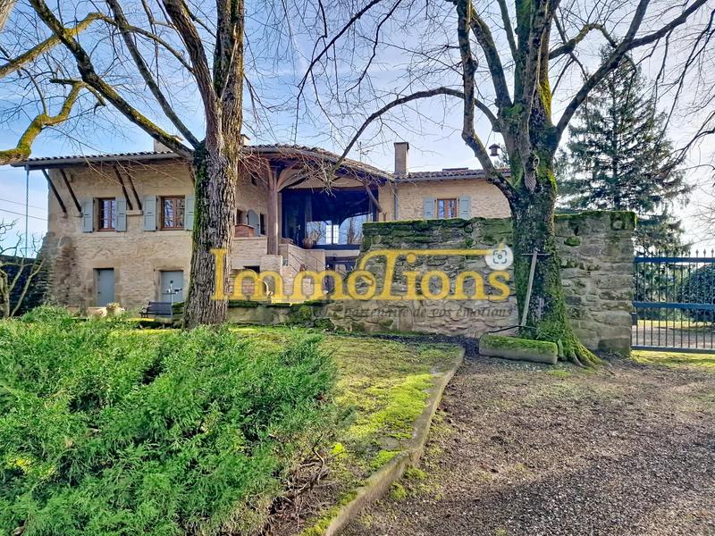 Propriété - 268 m² - 7 pièces