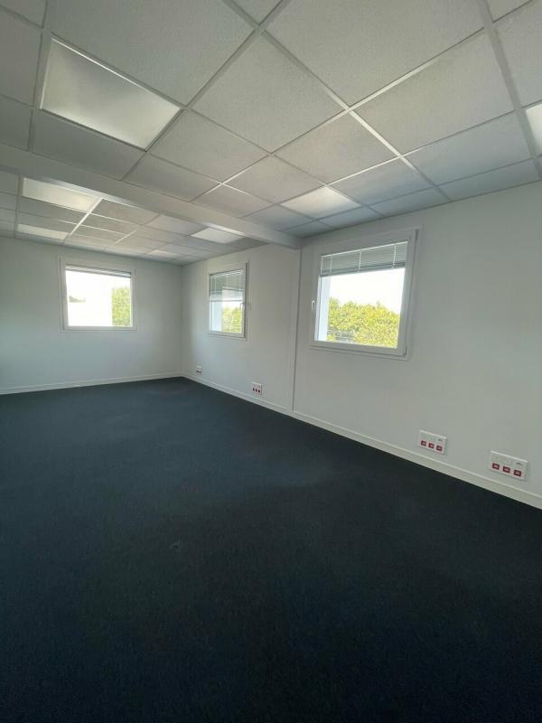 Bureau - 214 m²