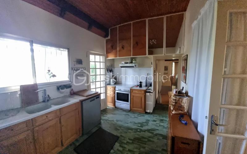 Maison - 214 m² - 8 pièces