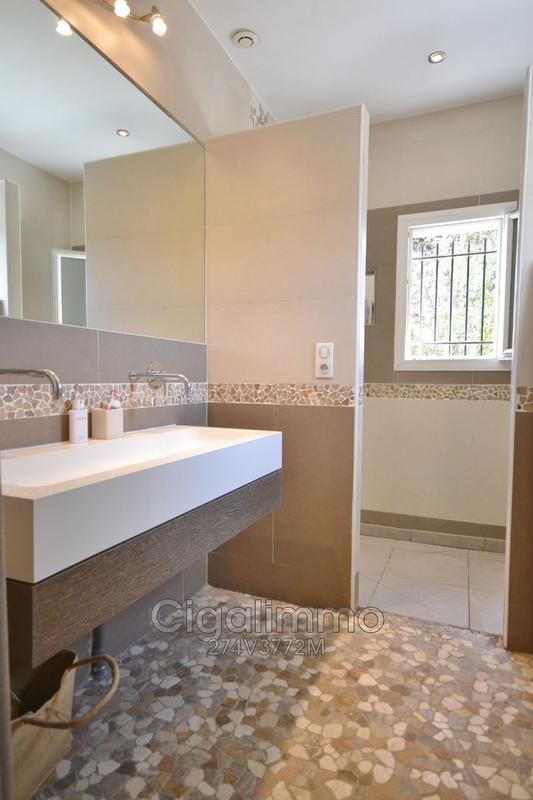 Villa - 212 m² - 8 pièces