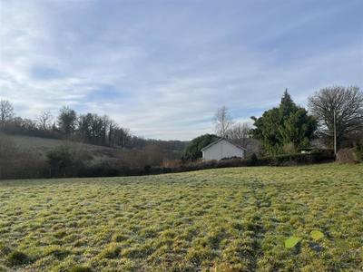 Terrain constructible - 2 217 m²