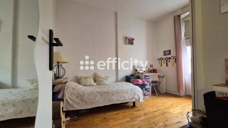 Appartement - 85 m² - 5 pièces