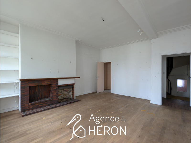 Maison - 204 m² - 8 pièces