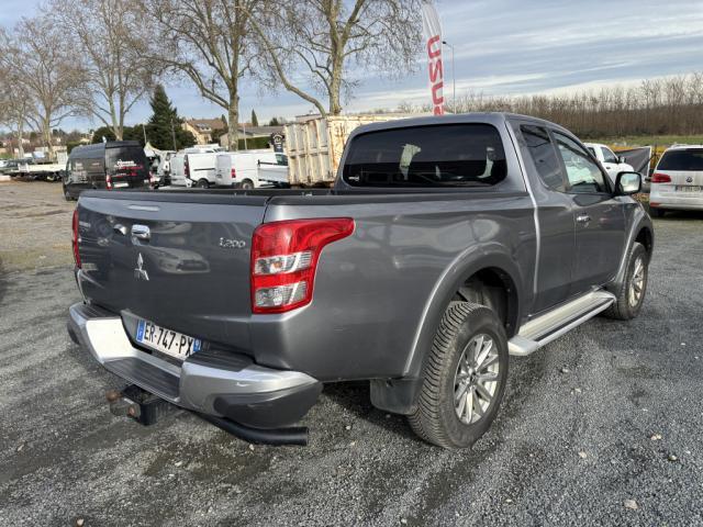 Mitsubishi L200 Club Cab 2.4 Di-D 181 Intense Connect