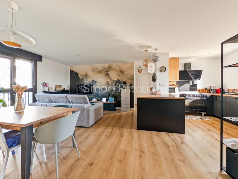 Appartement - 80 m² - 4 pièces