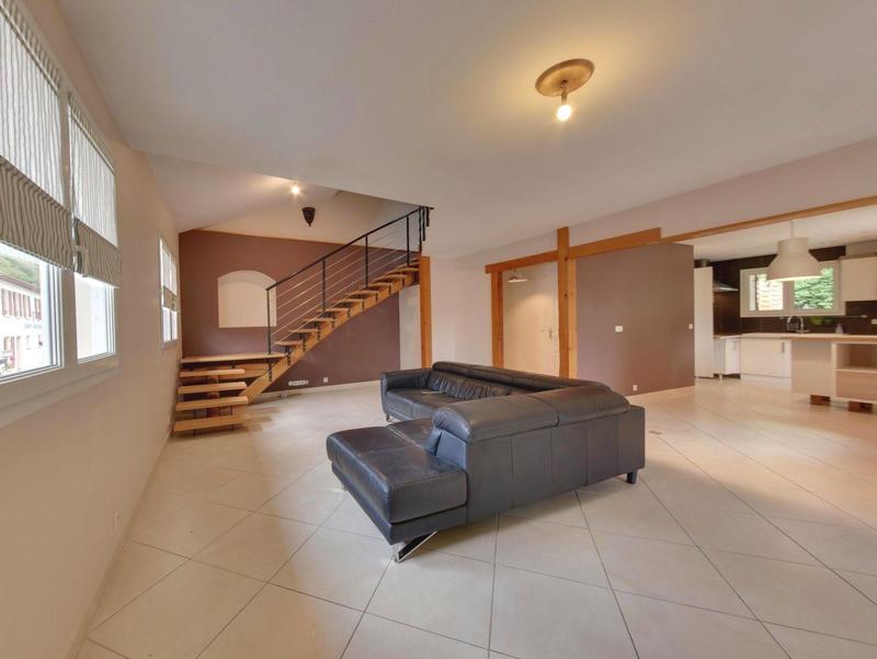 Maison - 201 m² - 10 pièces