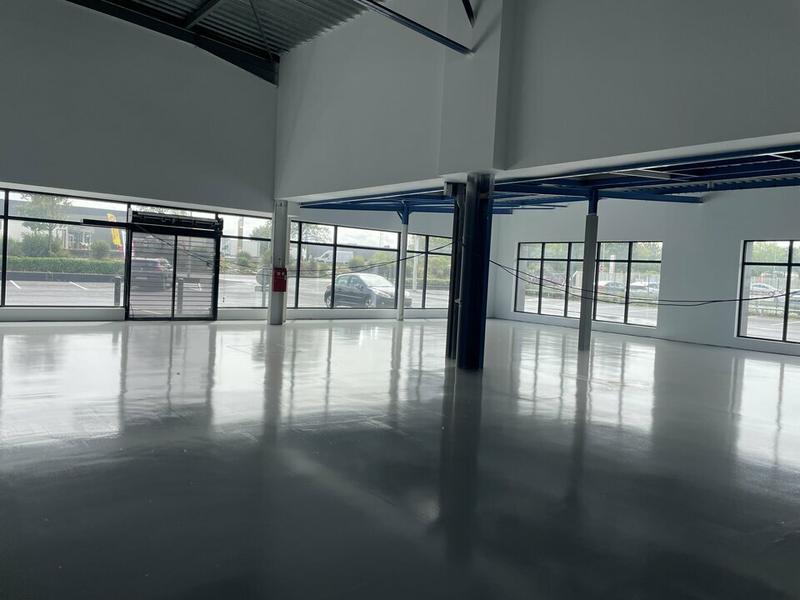 Local commercial - 658 m²