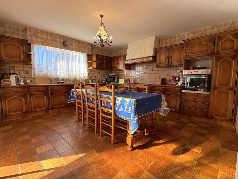 Maison ancienne - 181 m² - 8 pièces