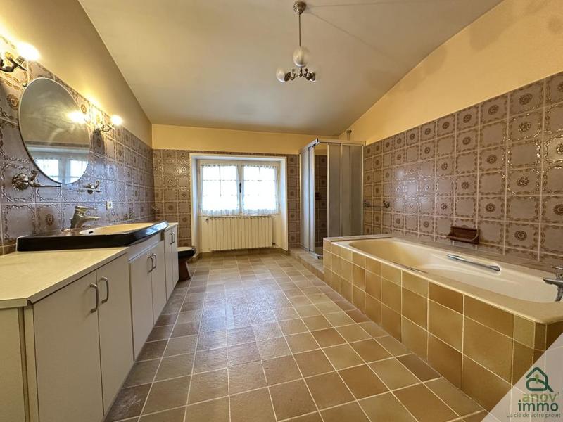 Maison - 287 m² - 9 pièces