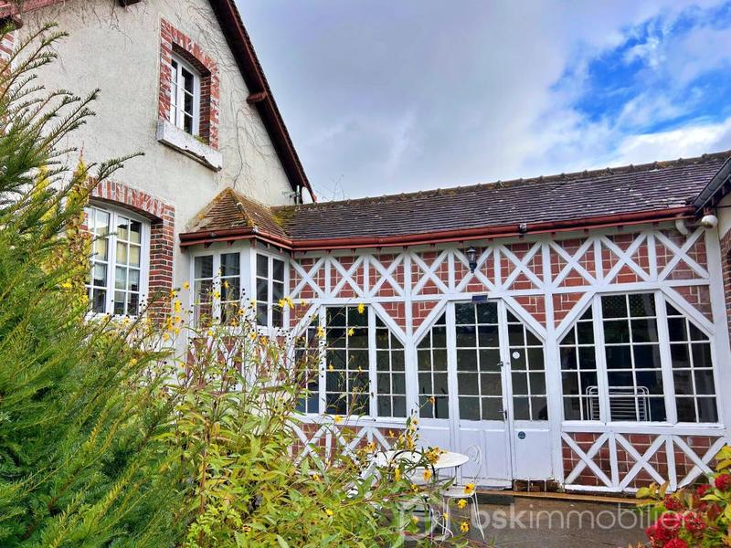 Propriété - 487 m² - 22 pièces