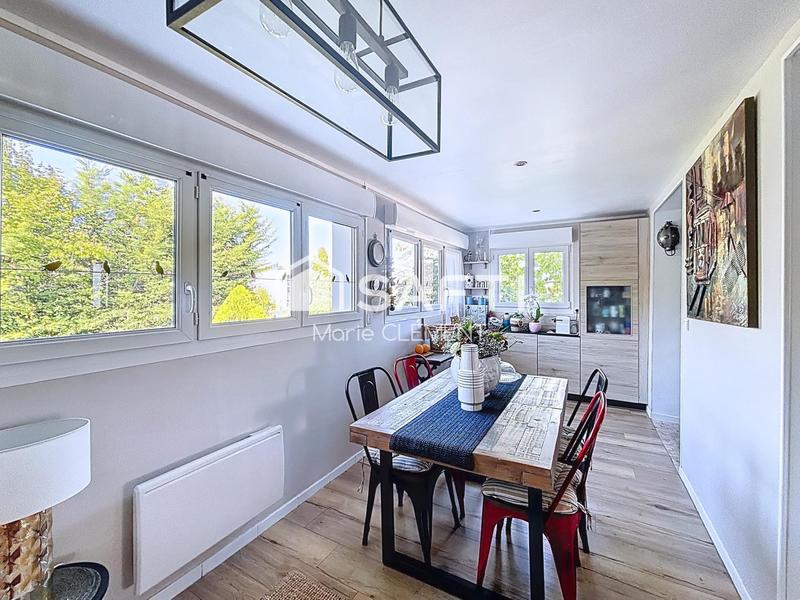 Maison - 93 m² - 5 pièces