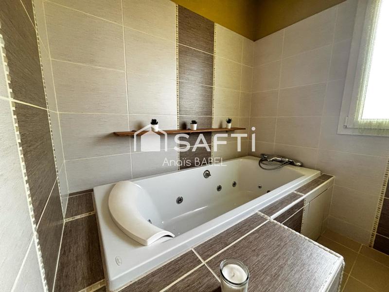 Maison - 207 m² - 9 pièces