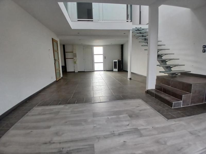 Maison - 270 m² - 5 pièces