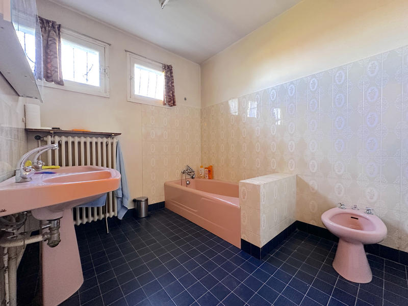 Maison - 260 m² - 8 pièces